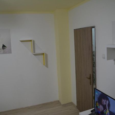 Green apartment Hunedoara Buitenkant foto