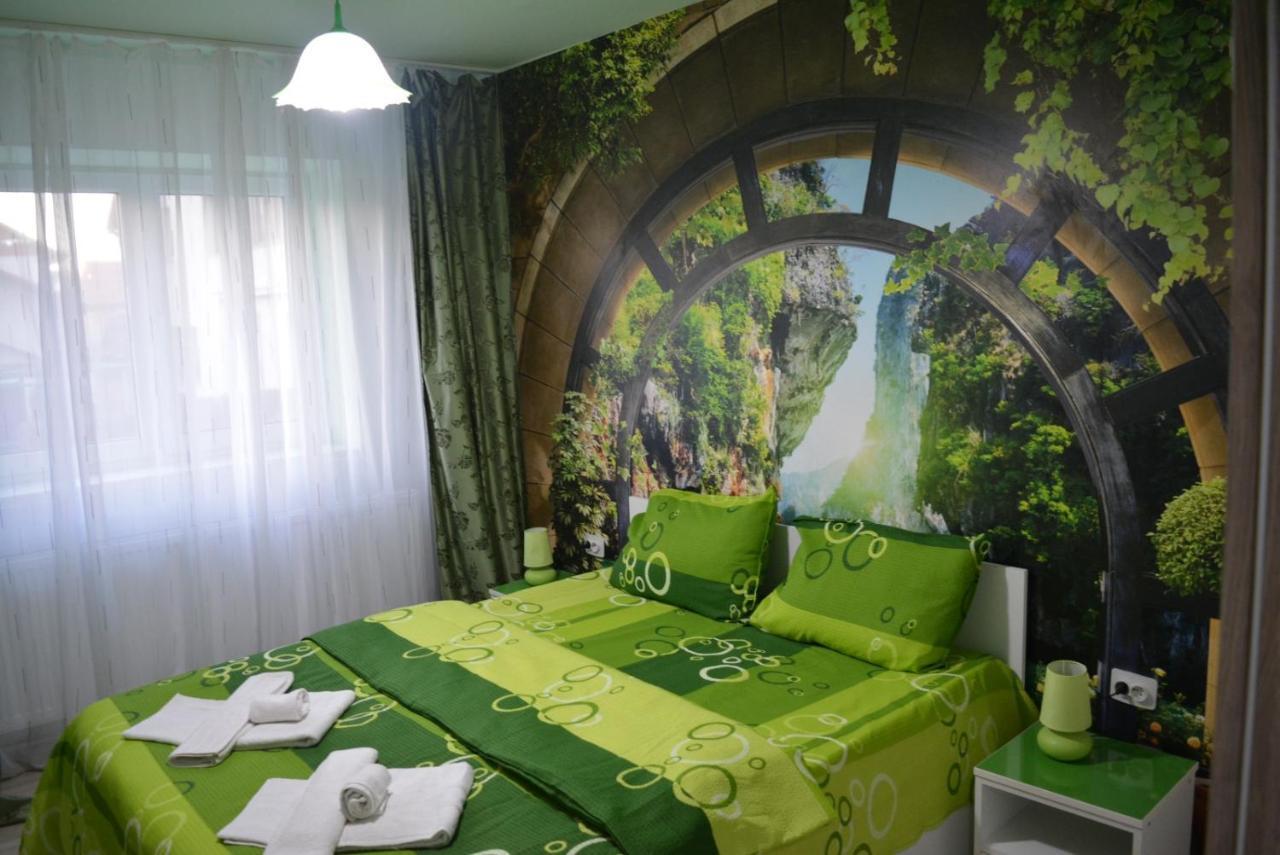Green apartment Hunedoara Buitenkant foto