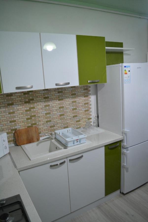 Green apartment Hunedoara Buitenkant foto